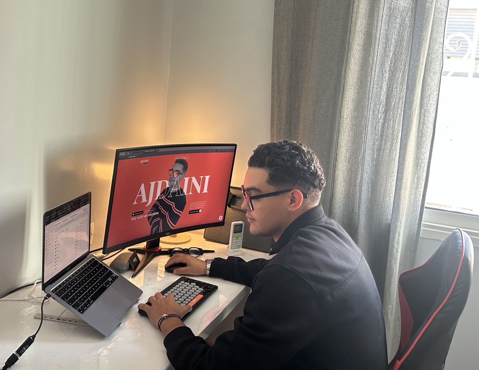Ilyass Ajdaini au travail